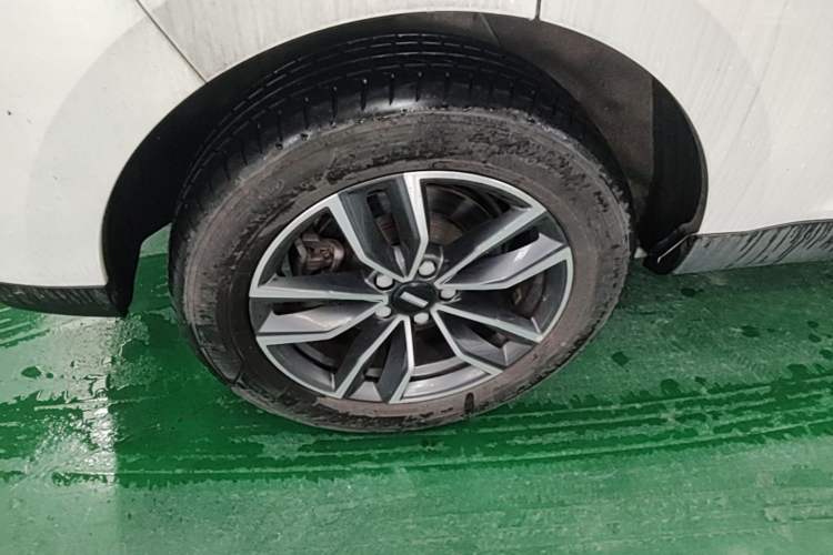 Used Wey VV5 2021 1.5T Two-Wheel Drive Smart Pioneer Right Rear Wheel Hub