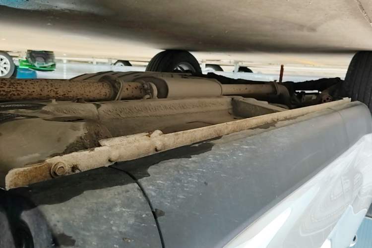 Used Wey VV5 2021 1.5T Two-Wheel Drive Color Pioneer Right Side Sill