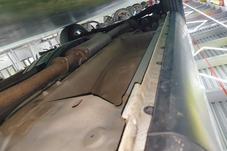 Used Wey VV5 2021 1.5T Two-Wheel Drive Color Pioneer Right Side Sill