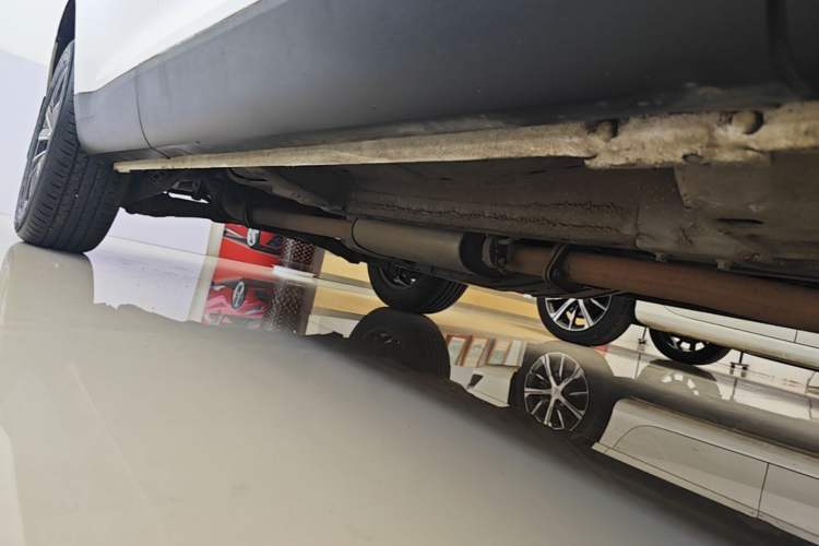Used Wey VV5 2021 1.5T Two-Wheel Drive Smart Pioneer Right Side Sill