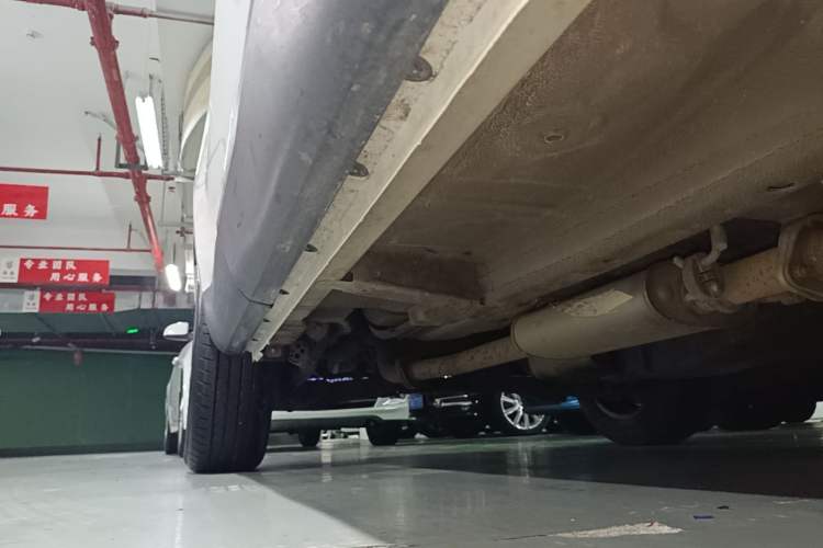 Used Wey VV5 2021 1.5T Two-Wheel Drive Color Pioneer Right Side Sill