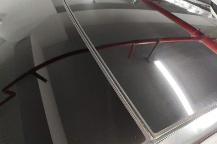 Used Wey VV5 2021 1.5T Two-Wheel Drive Color Pioneer Roof