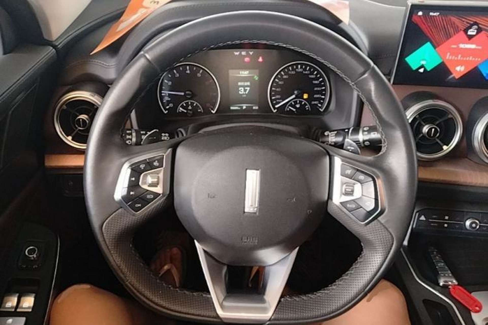 Used Wey VV5 2021 1.5T Two-Wheel Drive Color Pioneer Steering Wheel