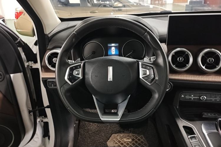 Used Wey VV5 2021 1.5T Two-Wheel Drive Color Pioneer Steering Wheel