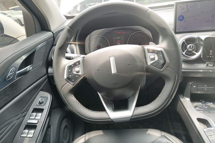 Used Wey VV5 2021 1.5T Two-Wheel Drive Color Pioneer Steering Wheel