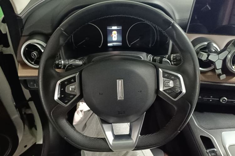 Used Wey VV5 2021 1.5T Two-Wheel Drive Color Pioneer Steering Wheel