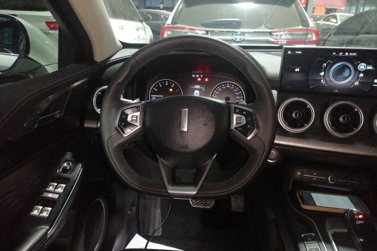 Used Wey VV5 2021 1.5T Two-Wheel Drive Color Pioneer Steering Wheel