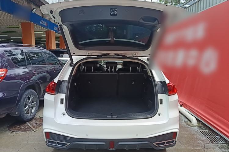 Used Wey VV5 2021 1.5T Two-Wheel Drive Smart Pioneer Trunk