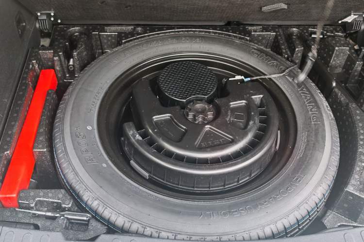 Used Wey VV5 2021 1.5T Two-Wheel Drive Smart Pioneer Trunk