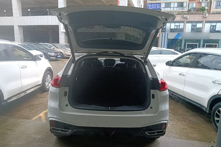 Used Wey VV5 2021 1.5T Two-Wheel Drive Smart Pioneer Trunk