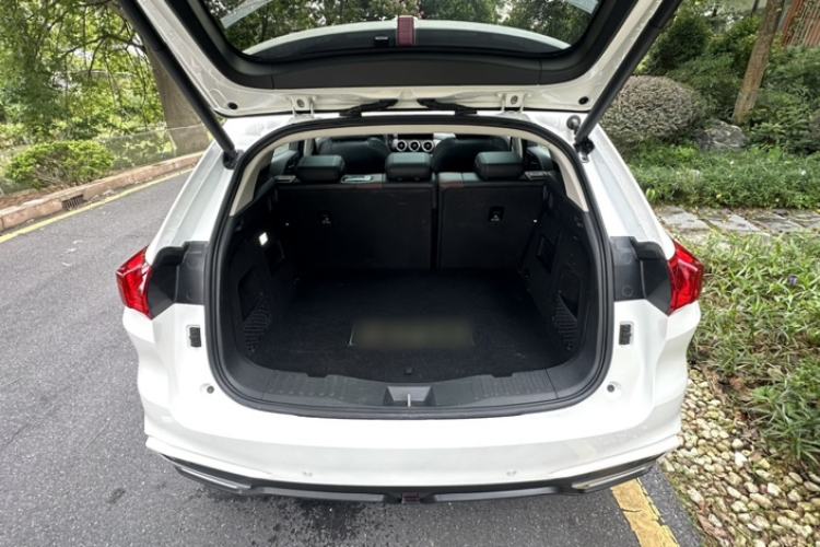 Used Wey VV5 2021 1.5T Two-Wheel Drive Smart Pioneer Trunk