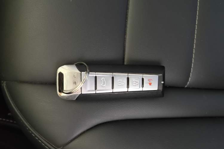 Used Wey VV5 2021 1.5T Two-Wheel Drive Color Pioneer Vehicle Key