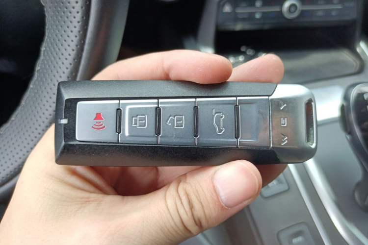 Used Wey VV5 2021 1.5T Two-Wheel Drive Color Pioneer Vehicle Key