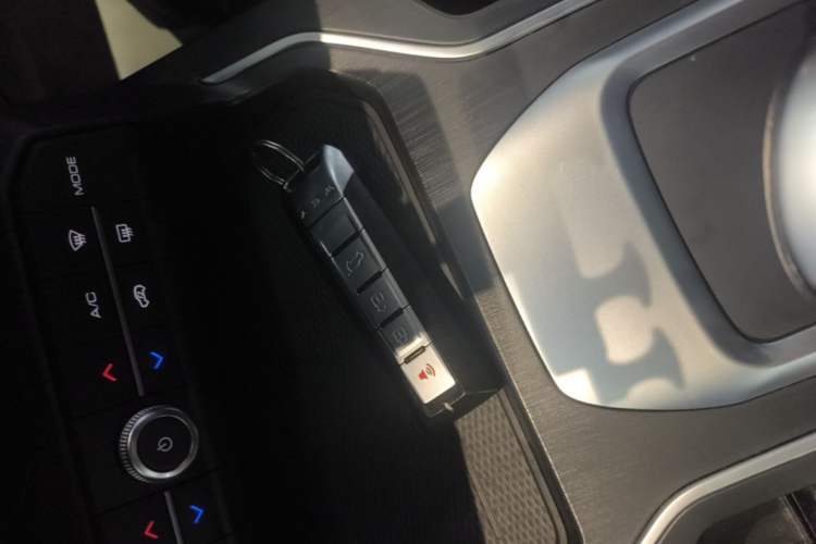 Used Wey VV5 2021 1.5T Two-Wheel Drive Smart Pioneer Vehicle Key