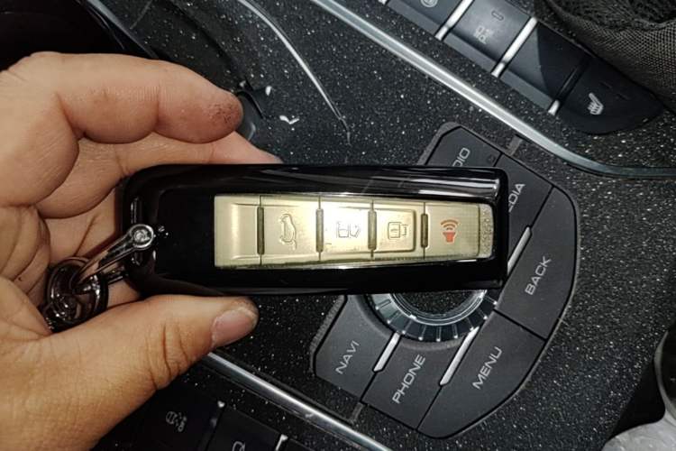 Used Wey VV5 2021 1.5T Two-Wheel Drive Smart Pioneer Vehicle Key