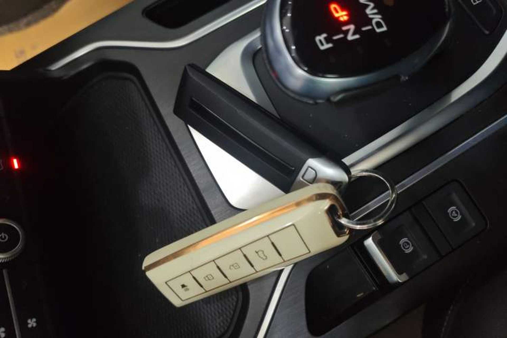 Used Wey VV5 2021 1.5T Two-Wheel Drive Color Pioneer Vehicle Key