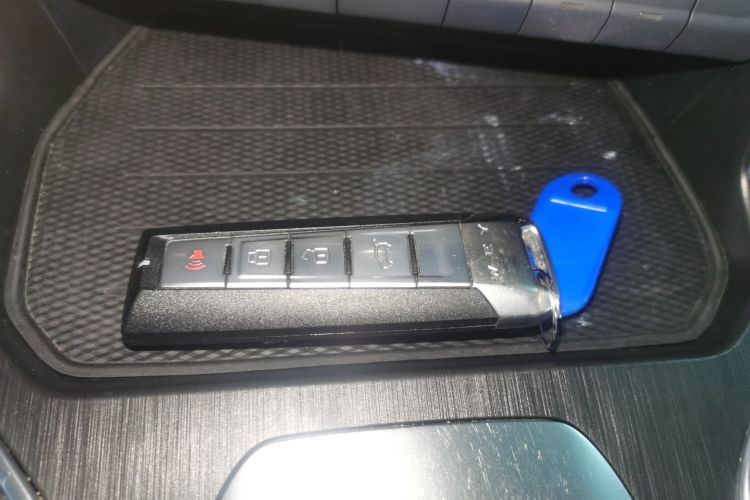 Used Wey VV5 2021 1.5T Two-Wheel Drive Color Pioneer Vehicle Key