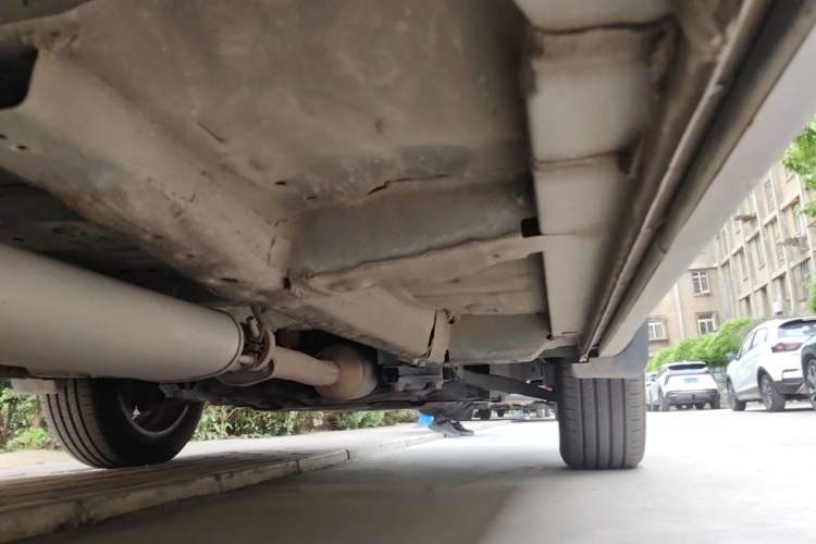 Used Wey VV5 2021 1.5T Two-Wheel Drive Color Pioneer Chassis Rear Right