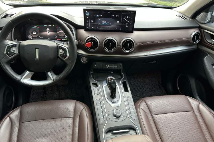 Used Wey VV6 2020 2.0T Two-Wheel Drive Smart Enjoyment+ Interior 1