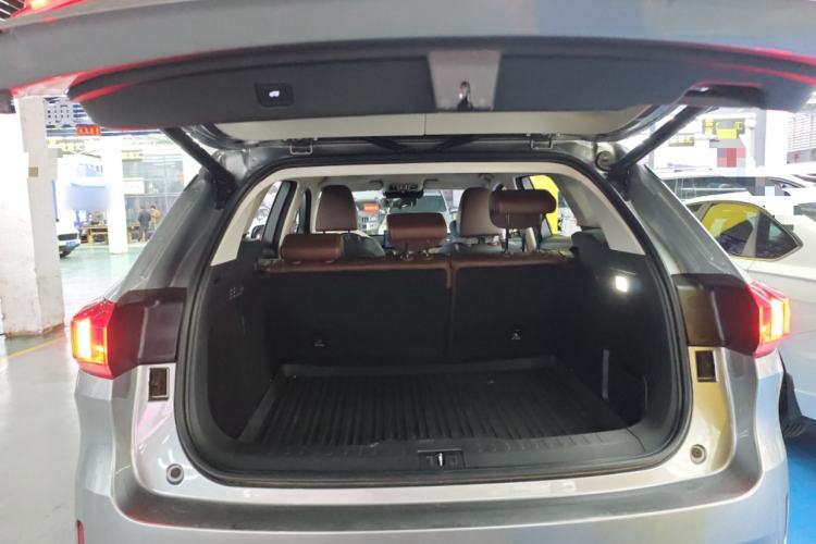 Used Wey VV6 2021 2.0T Two-Wheel Drive Smart Protection+ Trunk