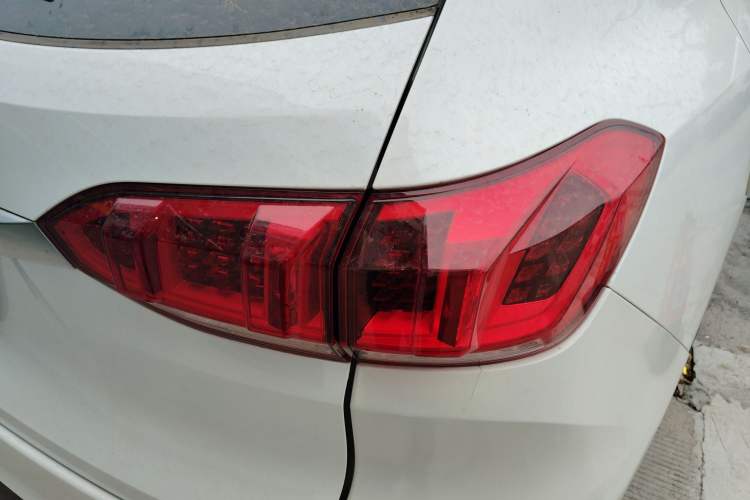 Used Wey VV6 2021 2.0T Two-Wheel Drive Smart Protection+ Right Rear Taillight