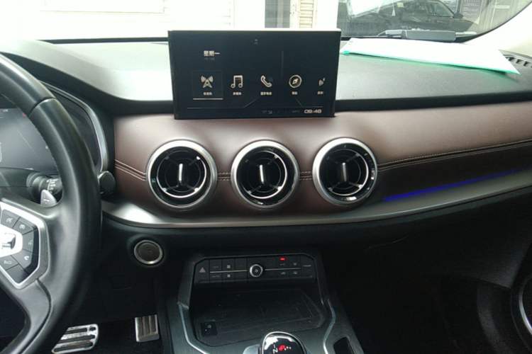 Used Wey VV6 2018 2.0T Two-Wheel-Drive Ultra-Luxury Version China V Standard Audio And AC Panel