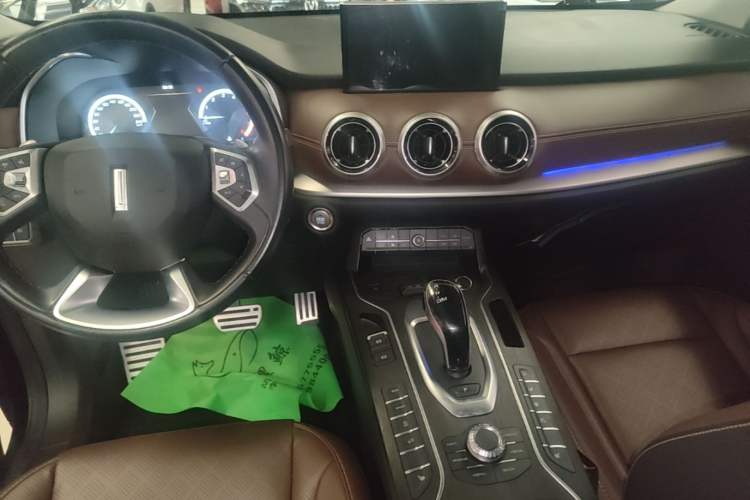 Used Wey VV6 2018 2.0T Two-Wheel-Drive Ultra-Luxury Version China V Standard Audio And AC Panel