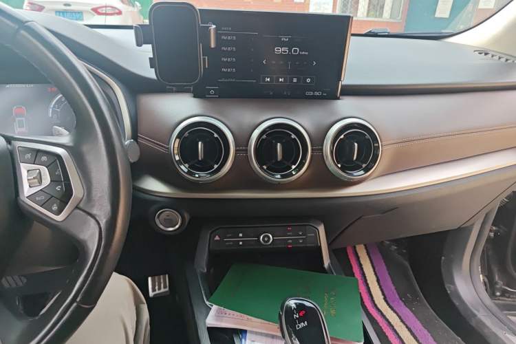 Used Wey VV6 2018 2.0T Two-Wheel Drive Flagship Version China V Standard Audio And AC Panel