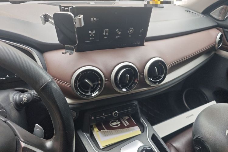 Used Wey VV6 2018 2.0T Two-Wheel-Drive Ultra-Luxury Version China V Standard Audio And AC Panel
