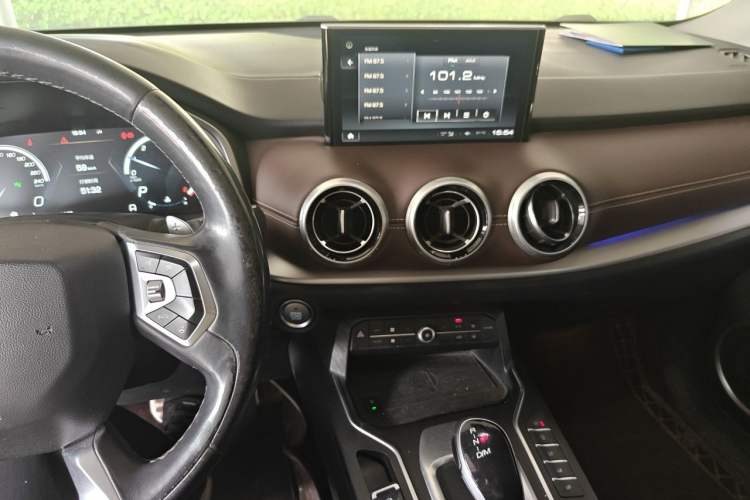 Used Wey VV6 2018 2.0T Four-Wheel Drive Flagship Version China V Standard Audio And AC Panel