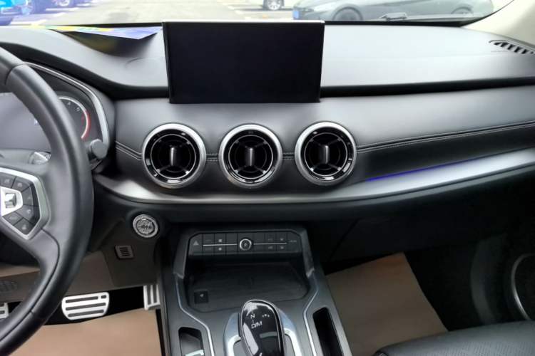 Used Wey VV6 2018 2.0T Two-Wheel Drive Flagship Version China V Standard Audio And AC Panel