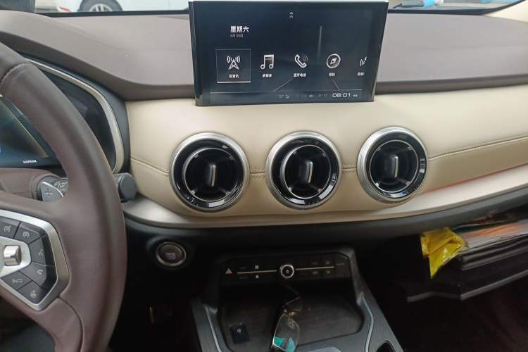 Used Wey VV6 2018 2.0T Two-Wheel Drive Flagship Version China V Standard Audio And AC Panel