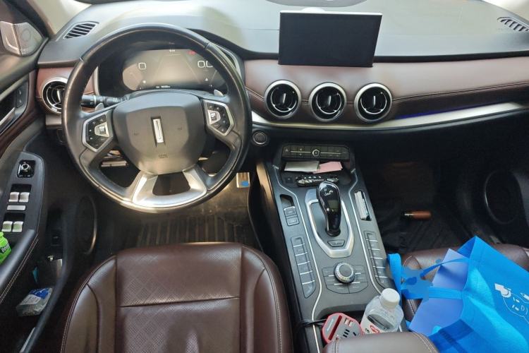 Used Wey VV6 2018 2.0T Two-Wheel Drive Flagship Version China V Standard Center Console
