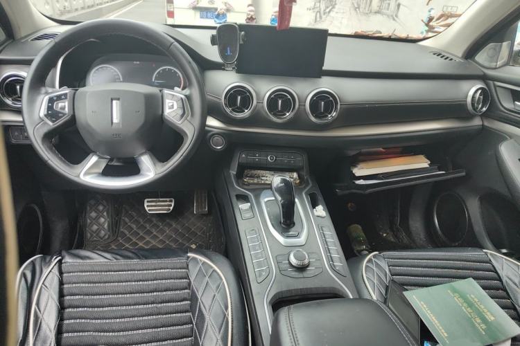 Used Wey VV6 2018 2.0T Two-Wheel-Drive Ultra-Luxury Version China V Standard Center Console
