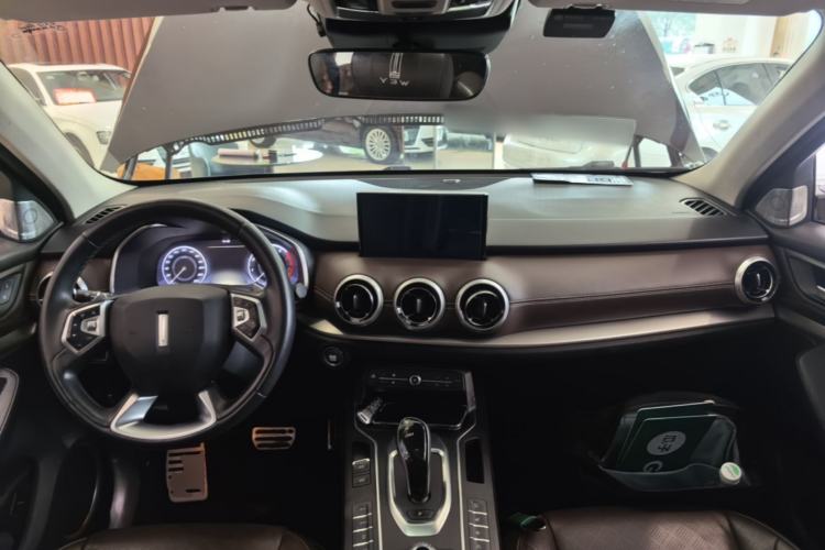 Used Wey VV6 2018 2.0T Two-Wheel Drive Flagship Version China V Standard Center Console