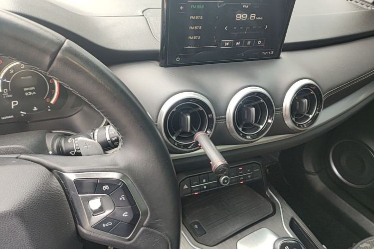 Used Wey VV6 2018 2.0T Two-Wheel-Drive Ultra-Luxury Version China V Standard Center Console
