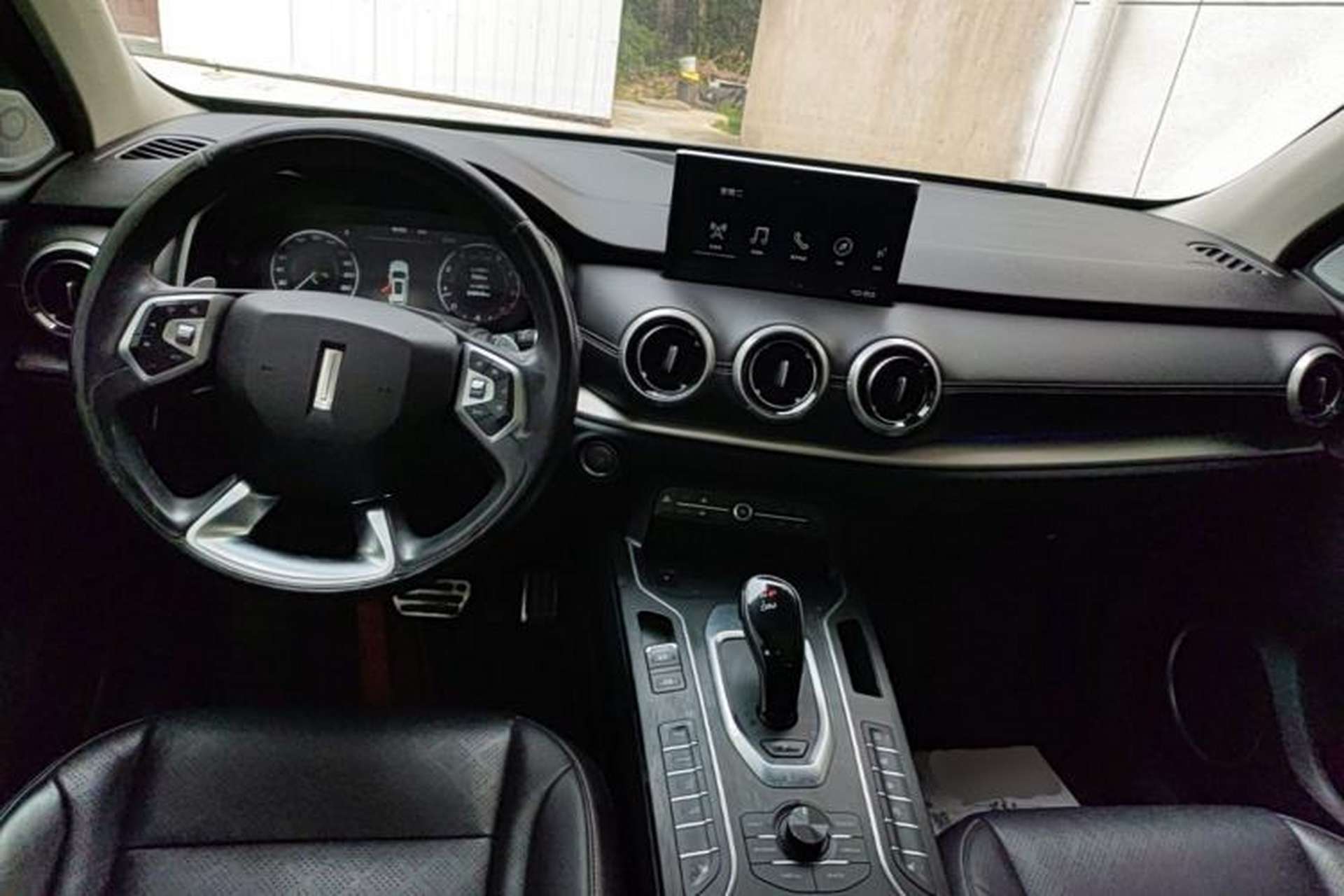 Used Wey VV6 2018 2.0T Two-Wheel-Drive Ultra-Luxury Version China V Standard Center Console