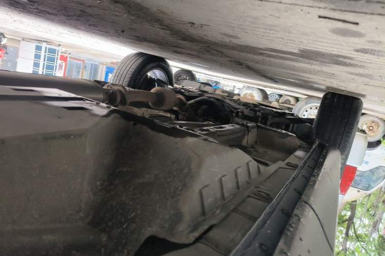 Used Wey VV6 2018 2.0T Two-Wheel-Drive Ultra-Luxury Version China V Standard Chassis Rear Left
