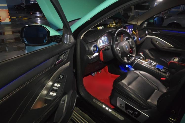 Used Wey VV6 2018 2.0T Two-Wheel-Drive Ultra-Luxury Version China V Standard Driver Seat