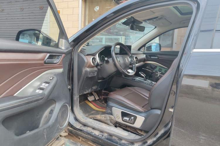 Used Wey VV6 2018 2.0T Two-Wheel-Drive Ultra-Luxury Version China V Standard Driver Seat