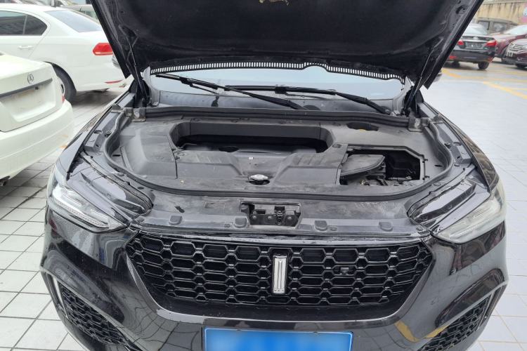 Used Wey VV6 2018 2.0T Two-Wheel-Drive Ultra-Luxury Version China V Standard Engine Bay