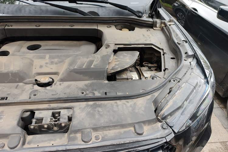 Used Wey VV6 2018 2.0T Four-Wheel Drive Flagship Version China V Standard Engine Bay Left