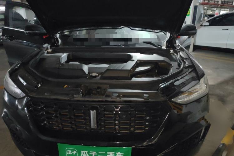 Used Wey VV6 2018 2.0T Two-Wheel-Drive Ultra-Luxury Version China V Standard Engine Bay