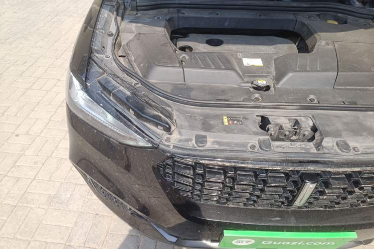 Used Wey VV6 2018 2.0T Two-Wheel-Drive Ultra-Luxury Version China V Standard Engine Bay Right