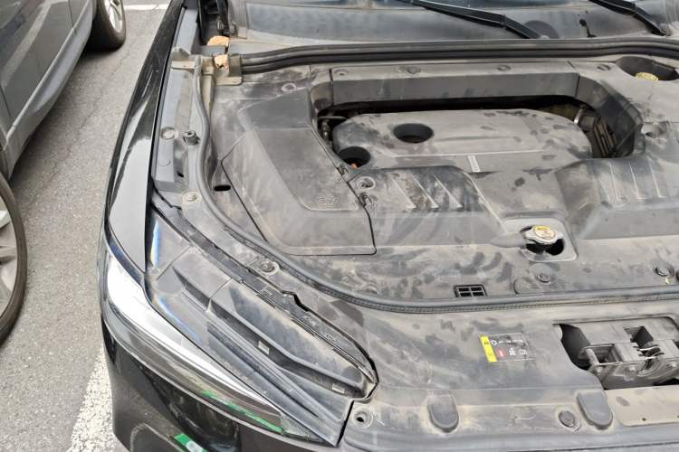 Used Wey VV6 2018 2.0T Two-Wheel Drive Flagship Version China V Standard Engine Bay Right