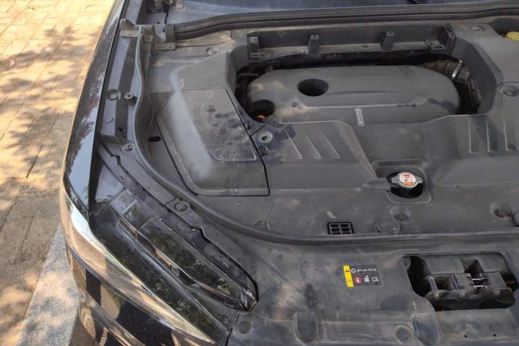 Used Wey VV6 2018 2.0T Four-Wheel Drive Flagship Version China V Standard Engine Bay Right