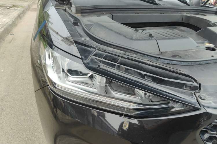 Used Wey VV6 2018 2.0T Two-Wheel Drive Flagship Version China V Standard Engine Bay Right