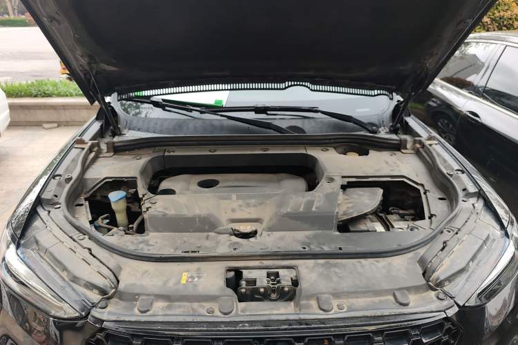 Used Wey VV6 2018 2.0T Four-Wheel Drive Flagship Version China V Standard Engine Bay