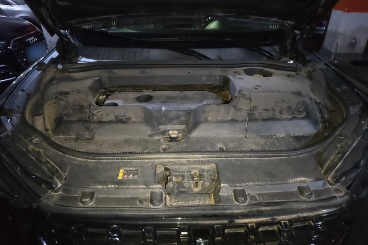 Used Wey VV6 2018 2.0T Two-Wheel Drive Flagship Version China V Standard Engine Bay