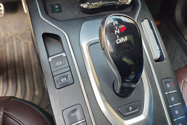 Used Wey VV6 2018 2.0T Two-Wheel Drive Flagship Version China V Standard Gear Lever